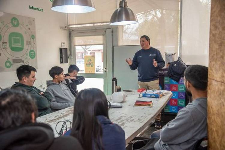 FINALIZO CURSO INSTALACIONES ELECTRICAS