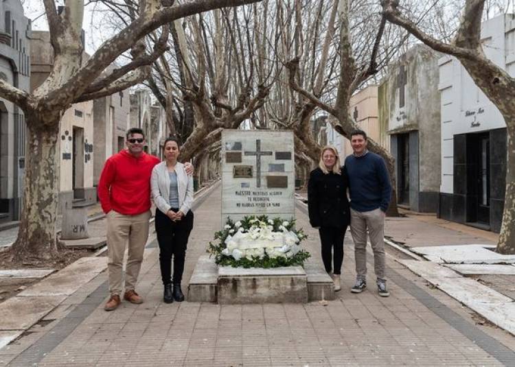 FELIZ DIA DEL MAESTRO