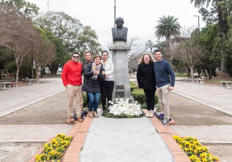 FELIZ DIA DEL MAESTRO