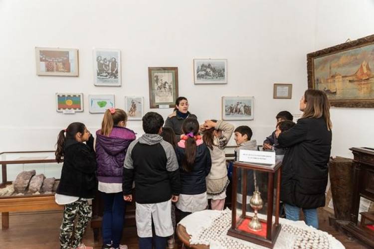 RECORRIDA HISTORICA DE ALUMNOS DE 3° GRADO DE ESCUELA SAN JOSE N° 1288