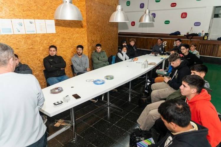 SEGUNDA ETAPA DEL TALLER DE ELECTRICIDAD EN PUNTO DIGITAL