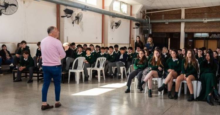 CHARLA DE SERGIO APPA (ESPACIO ARIEL)