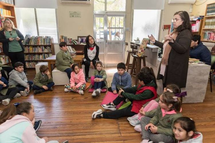 VISITA DE ALUMNOS DE 3ER GRADO DE ESCUELA N° 6031