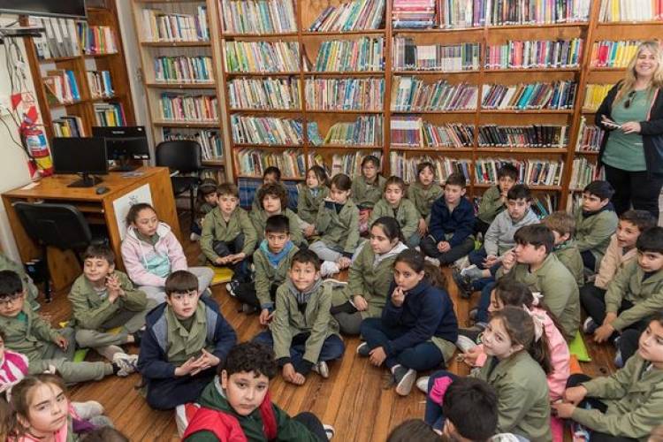 VISITA DE ALUMNOS DE 3ER GRADO DE ESCUELA N° 6031