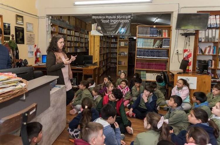 VISITA DE ALUMNOS DE 3ER GRADO DE ESCUELA N° 6031