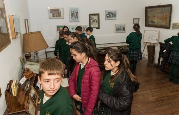 ALUMNOS DE 6 ° Y 7°! GRADO VISITARON MUSEO Y ARCHIVO HISTORICO MUNICIPAL