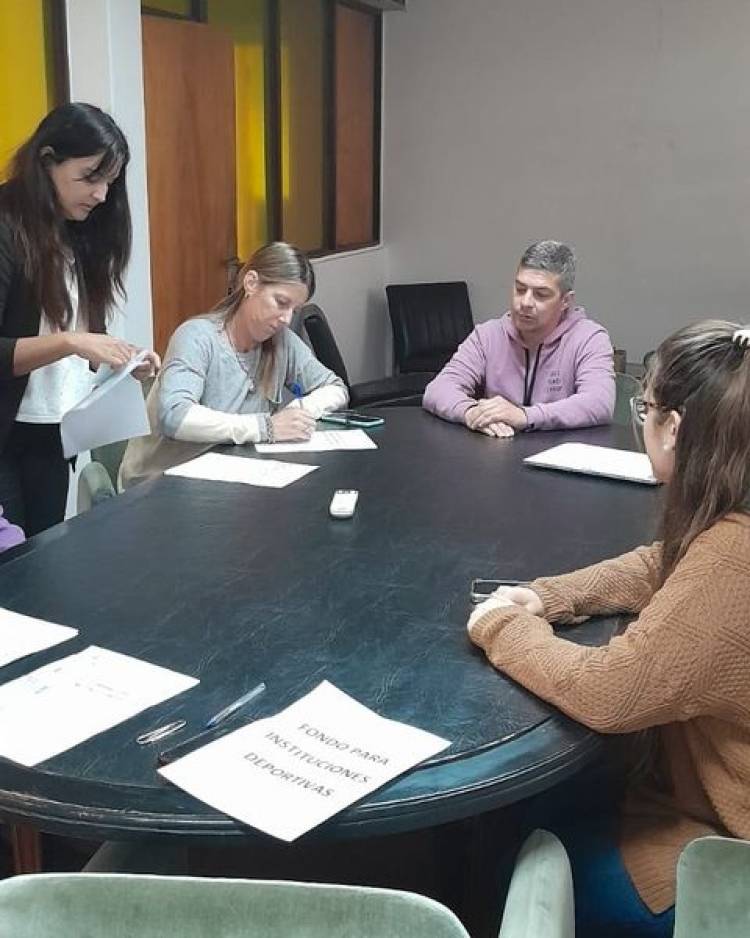 ENTREGA CUARTA CUOTA DEL FID EN SALON AMARILLO