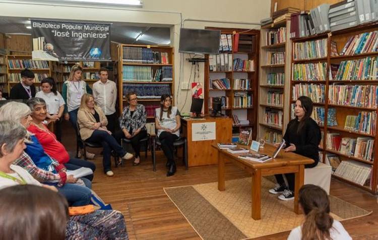 FLORENCIA PALACIOS EN LA FERIA DEL LIBRO 2023
