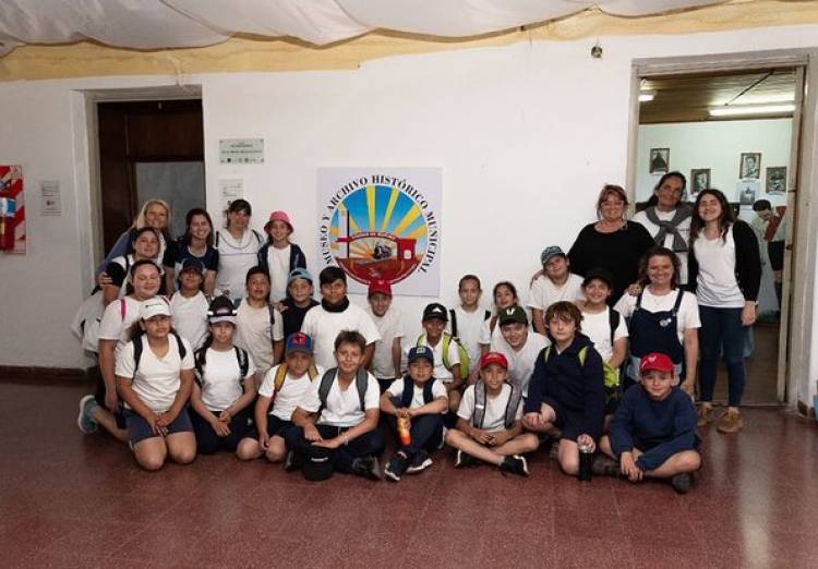 ALUMNOS DE 5° GRADO DE ESCUELA N° 169 DE AMENABAR VISITARON NUESTRA CIUDAD