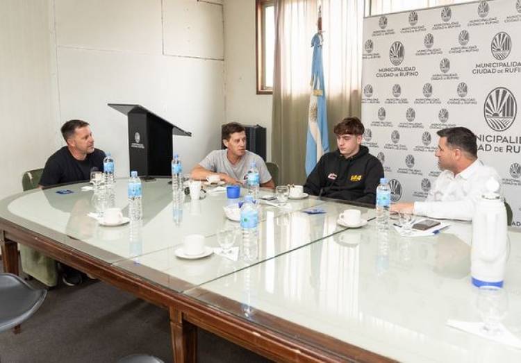 INTENDENTE NATALIO LATTANZI Y EXEQUIEL GROSSO RECIBIERON AL CAMPEON