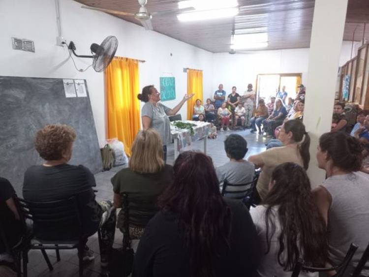 EXITOSA ENTREGA DE SEMILLAS