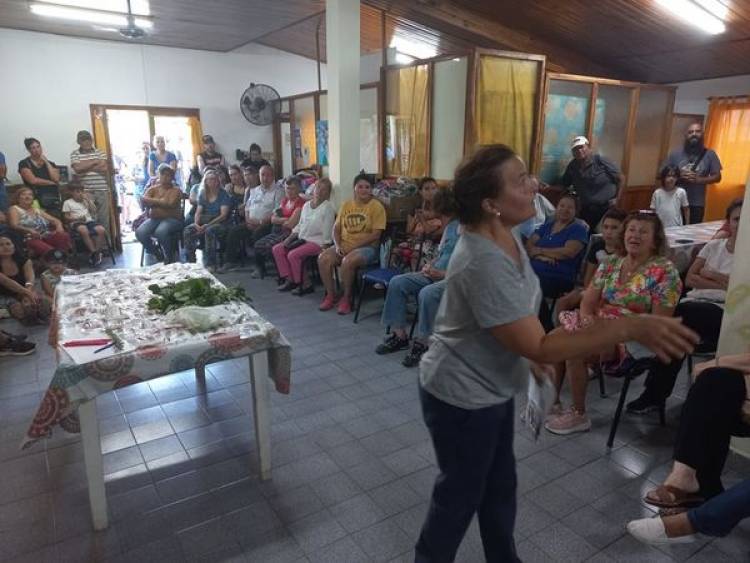 EXITOSA ENTREGA DE SEMILLAS