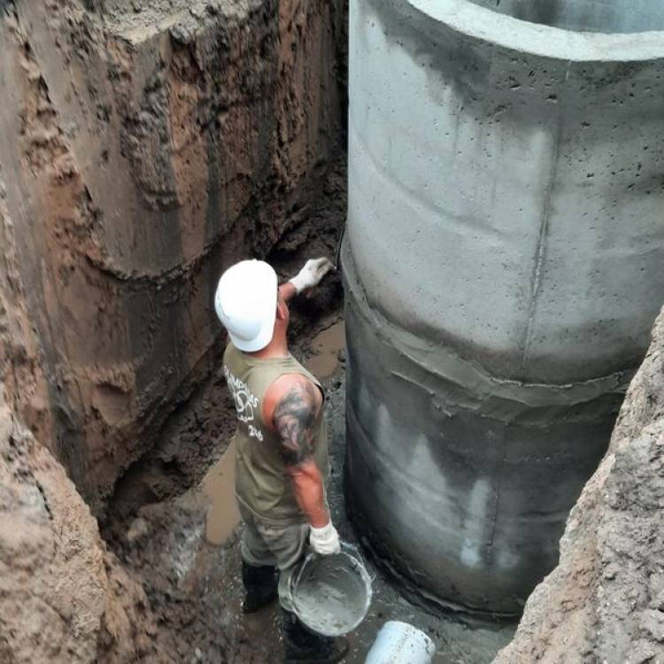 DOS CUADRAS DE CLOACAS