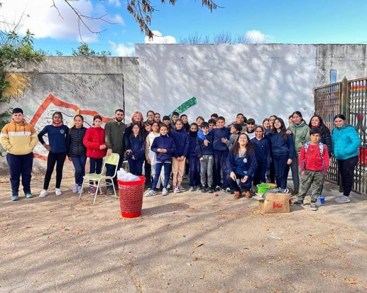 DEJEMOS HUELLAS BON ITAS...