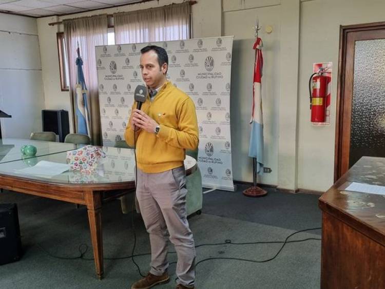 DESCUBRIMIENTO DE PLACA Y HOMENAJE A JAVIER CHAVES