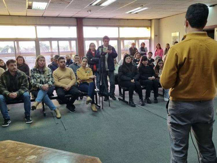 DESCUBRIMIENTO DE PLACA Y HOMENAJE A JAVIER CHAVES