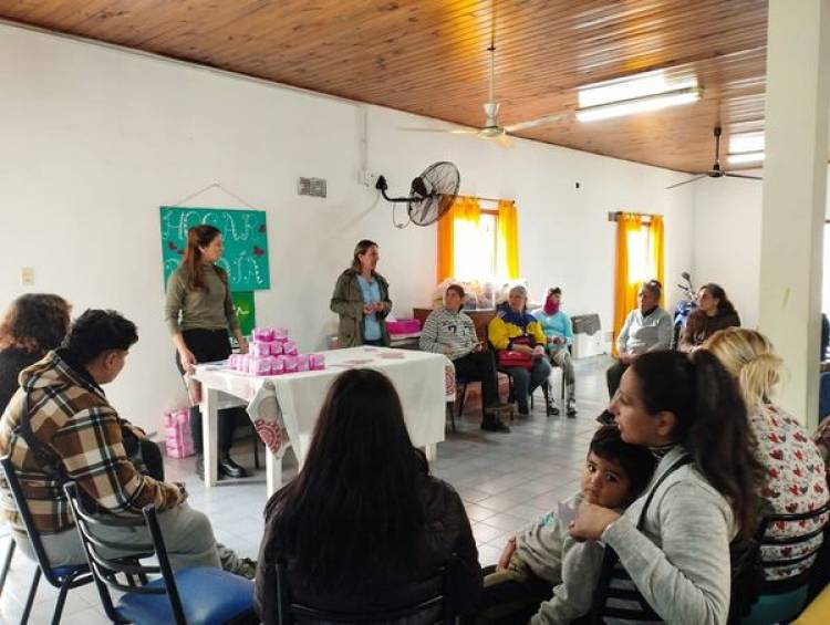 ENTREGA DE INSUMOS FEMENINOS