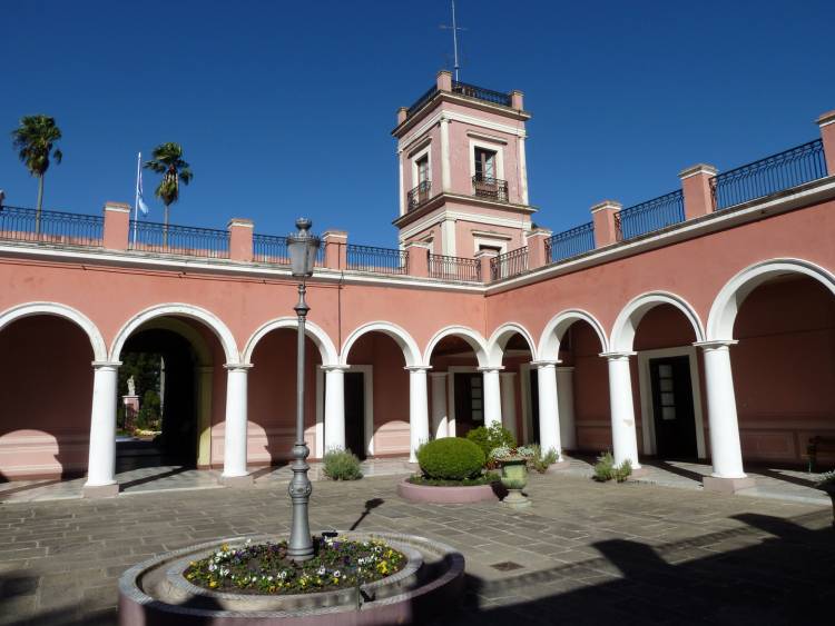 EN 1860 SE INAUGURA EL PALACIO SAN JOSE- ENTRE RIOS