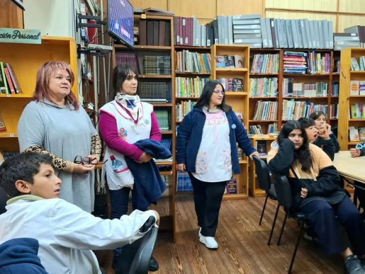 VISITA A LA BIBLIOTECA Y EL CENTRO CULTURAL