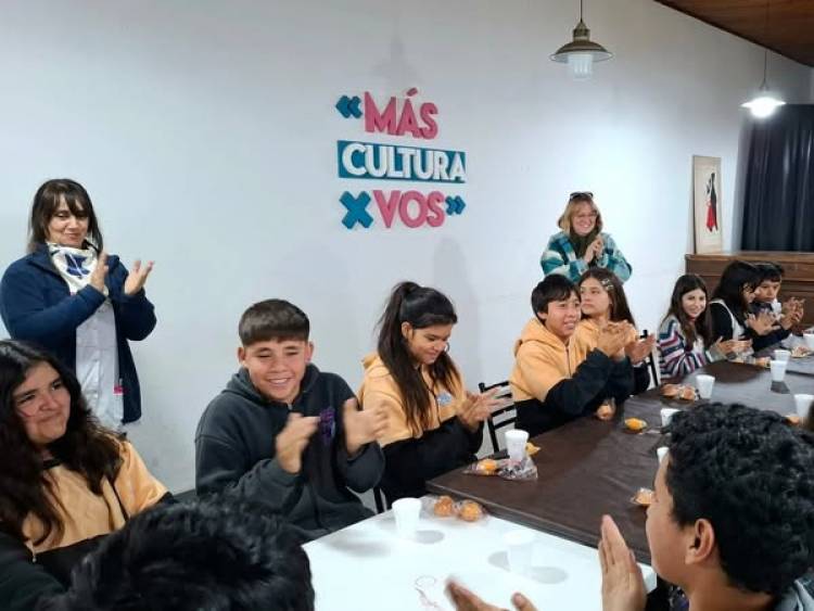 VISITA A LA BIBLIOTECA Y EL CENTRO CULTURAL