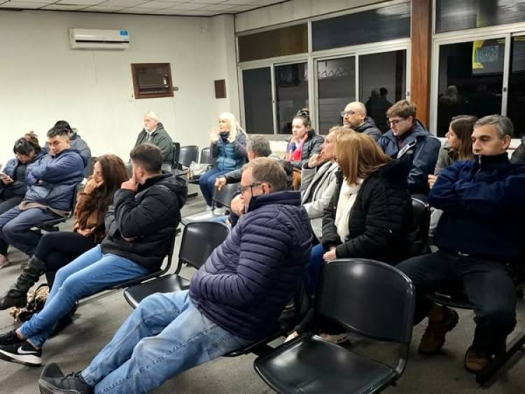 REUNION CON VECINOS POR OBRA DE CORDON CUNETA