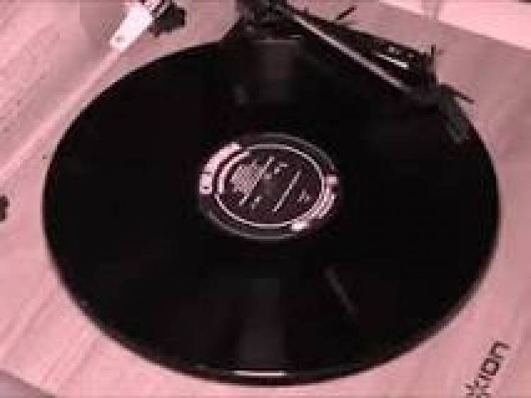 12 DE AGOSTO: DIA INTERNACIONAL DEL DISCO DE VINILO