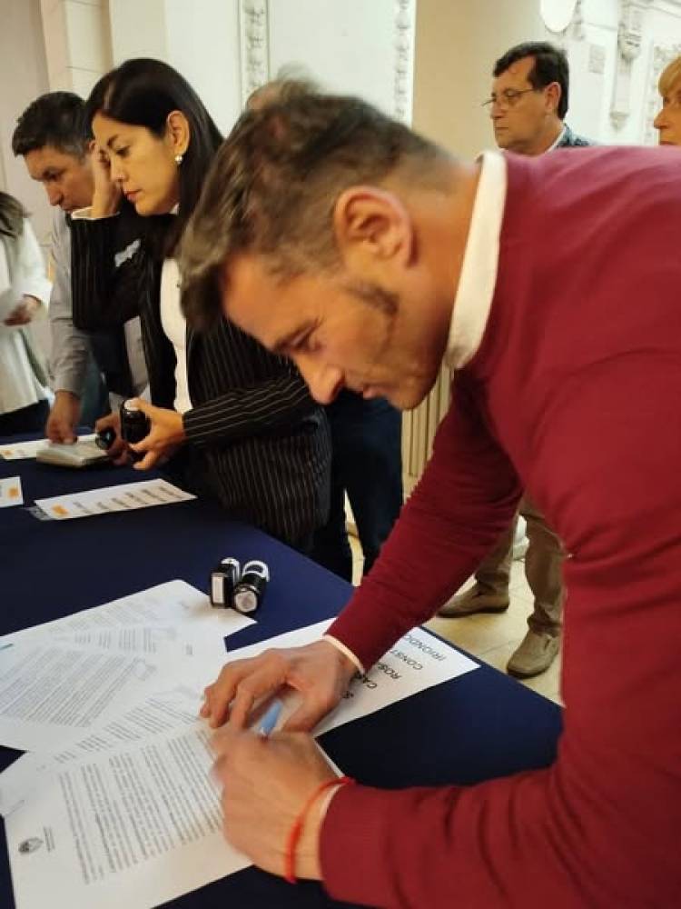 TRABAJAMOS EN CONJUNTO PARA AVANZAR EN EDUCACION