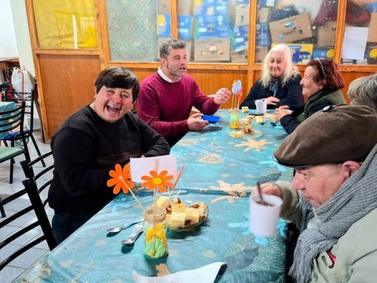 MERIENDA EN EL HOGAR DE DIA