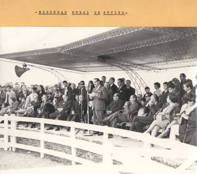 22 DE AGOSTO DE 1964: INAUGURACION PRIMERA EXPOSICION
