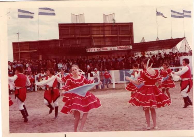 22 DE AGOSTO DE 1964: INAUGURACION PRIMERA EXPOSICION