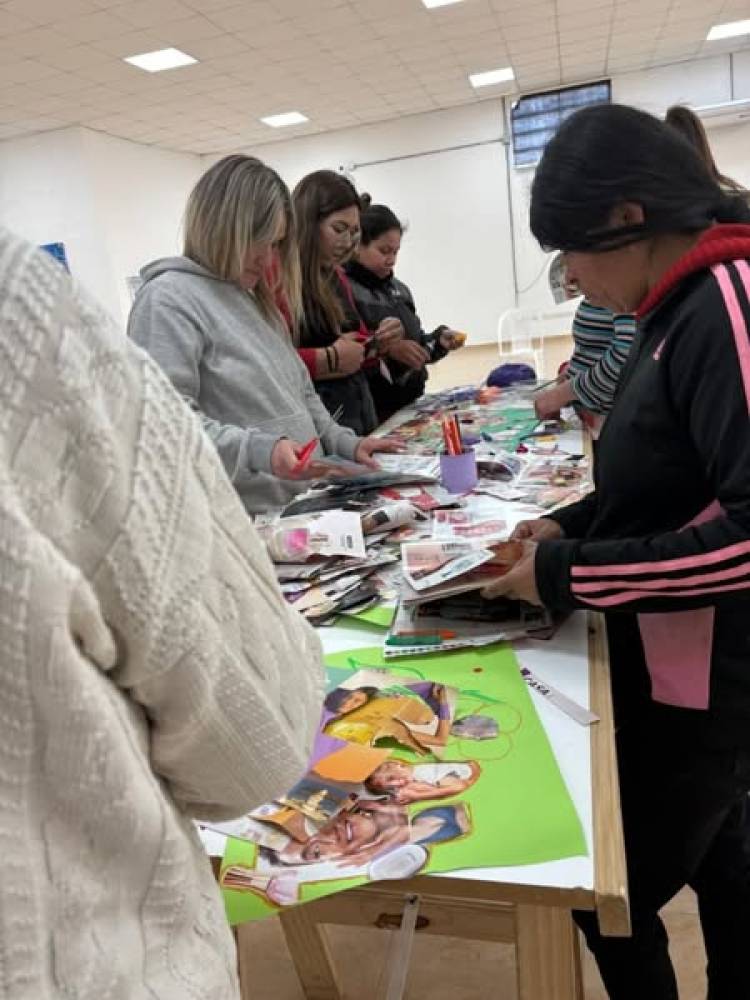 ENCUENTRO DE MUJERES EN PUNTO VIOLETA