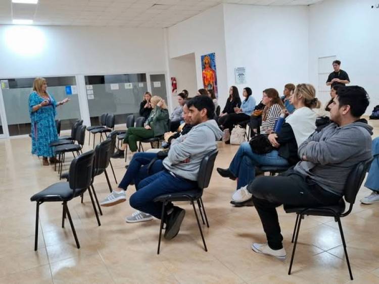 SE REALIZO EL CONVERSATORIO "BASTA DE JUGAR AL GALLITO CIEGO"