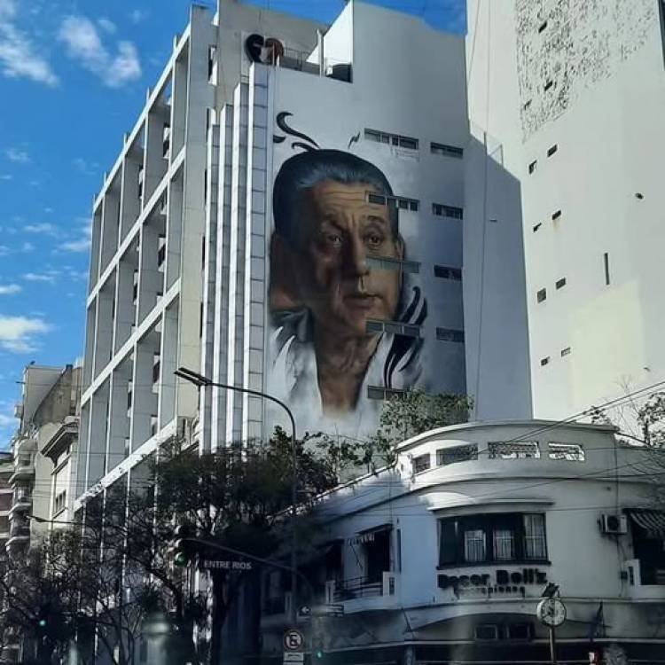 HOMENAJE: REALIZARON UN ENORME MURAL EN HONOR AL DR. RENE FAVALORO