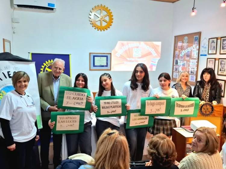 SE PRESENTO"UN AÑO PARA LA TIERRA" EN EL ROTARY