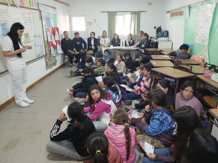 SAMCO RUFINO: LA SALUD VA A  LA ESCUELA