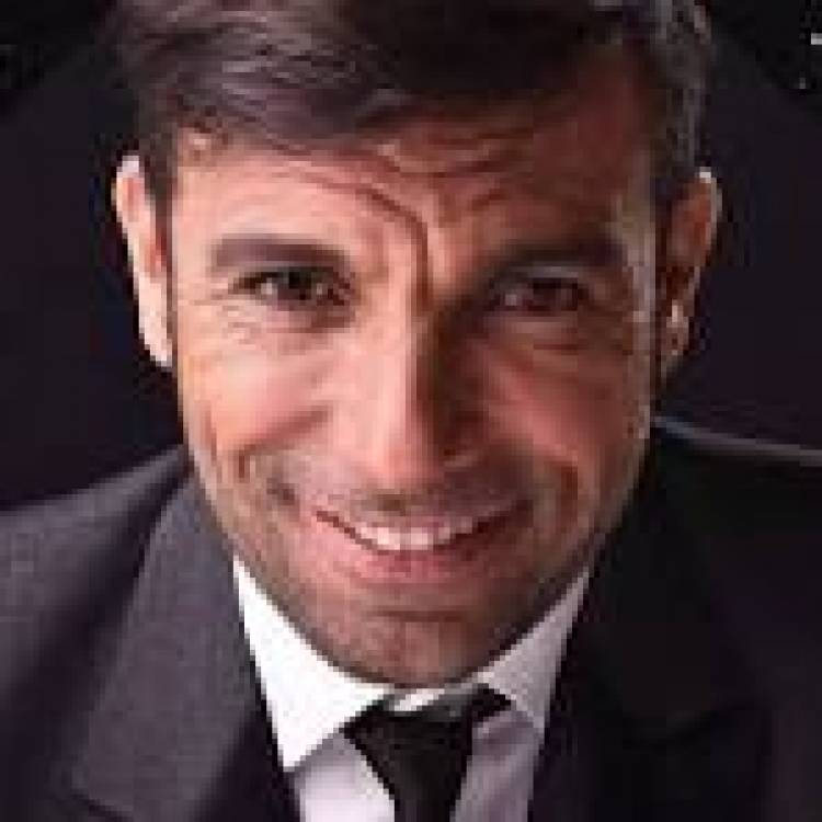 16 DE OCTUBRE DE 1974: NACE MARTIN BOSSI