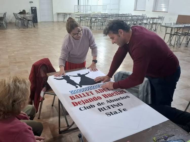 EL BALLET "DEJANDO HUELLAS" VIAJAN A TANTI