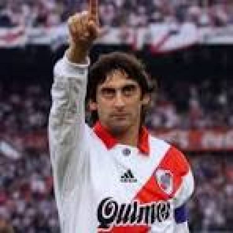 12 DE NOVIEMBRE DE 1961: NACE ENZO FRANCESCOLI