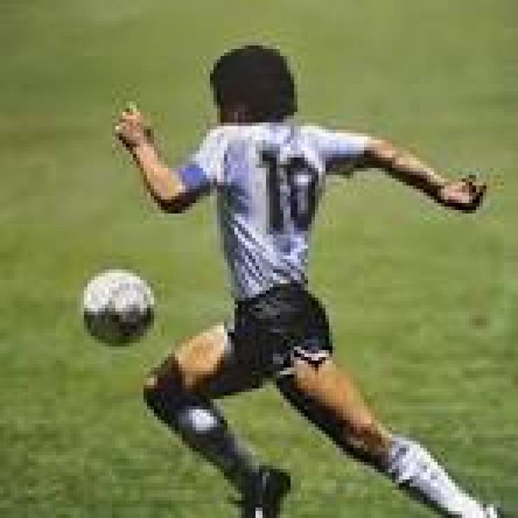 25 DE NOVIEMBRE DE 2020: FALLECIO DIEGO A. MARADONA