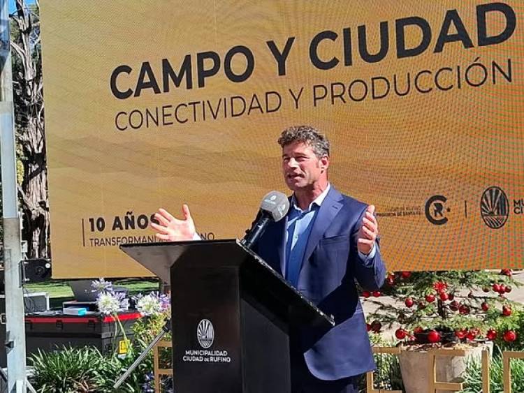 ACTO JURA DE LA CONSTITUCION PROVINCIAL Y 10 AÑOS DE GESTION MUNICIPAL