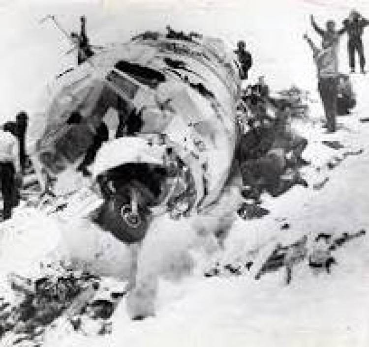 23 DE DICIEMBRE DE 1972: RESCATAN A SOBREVIVIENTES DE LA TRAGEDIA DE LOS ANDES