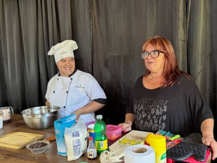 EXITOSA CLASE DE GALLETITAS NAVIDEÑAS