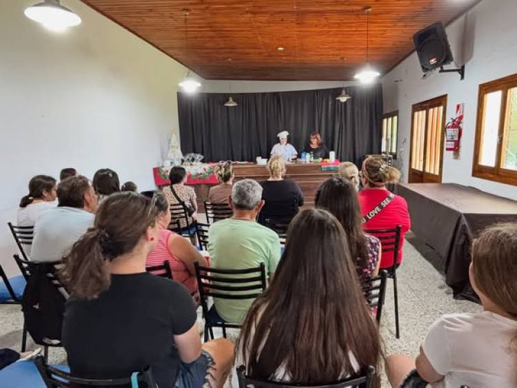 EXITOSA CLASE DE GALLETITAS NAVIDEÑAS